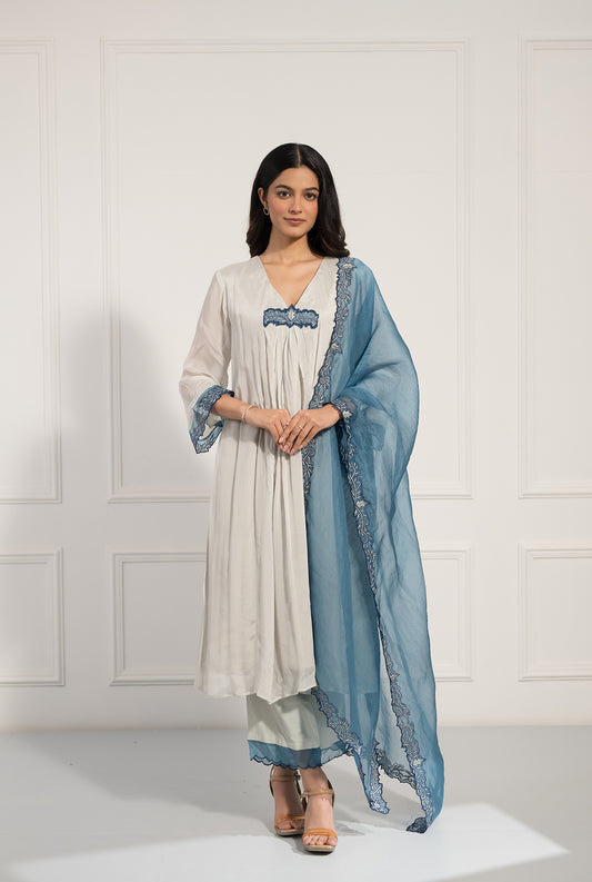 Elegant Chinon Kurta with Embroidered Organza Dupatta
