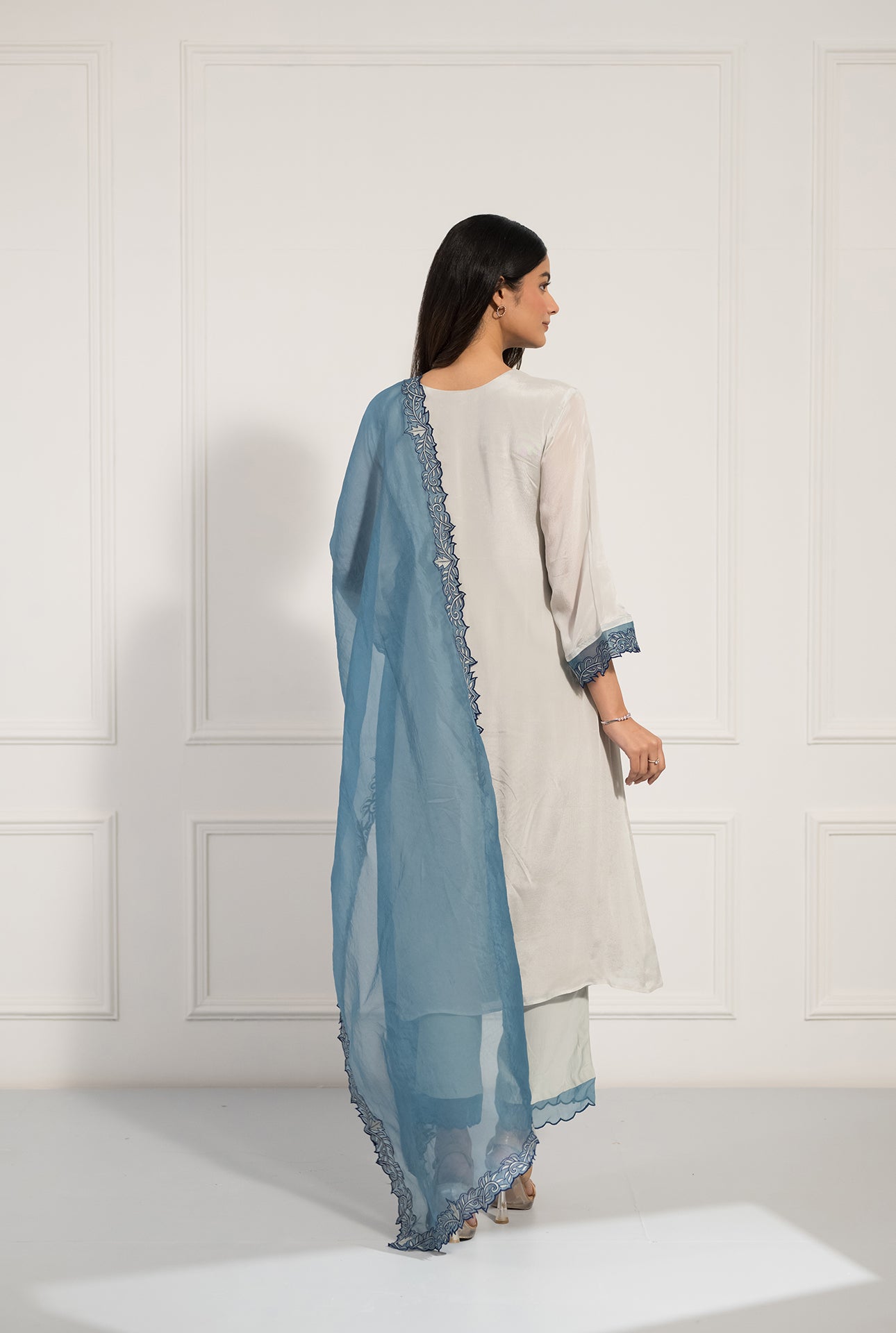 Elegant Chinon Kurta with Embroidered Organza Dupatta