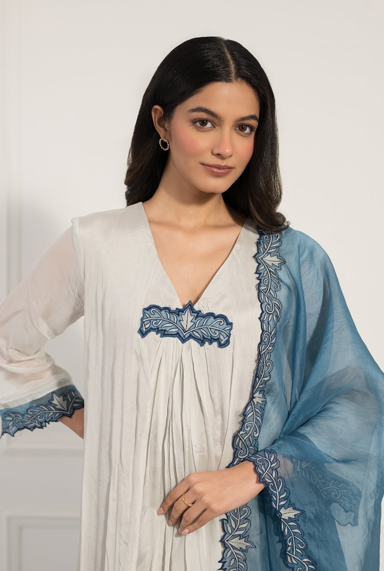 Elegant Chinon Kurta with Embroidered Organza Dupatta