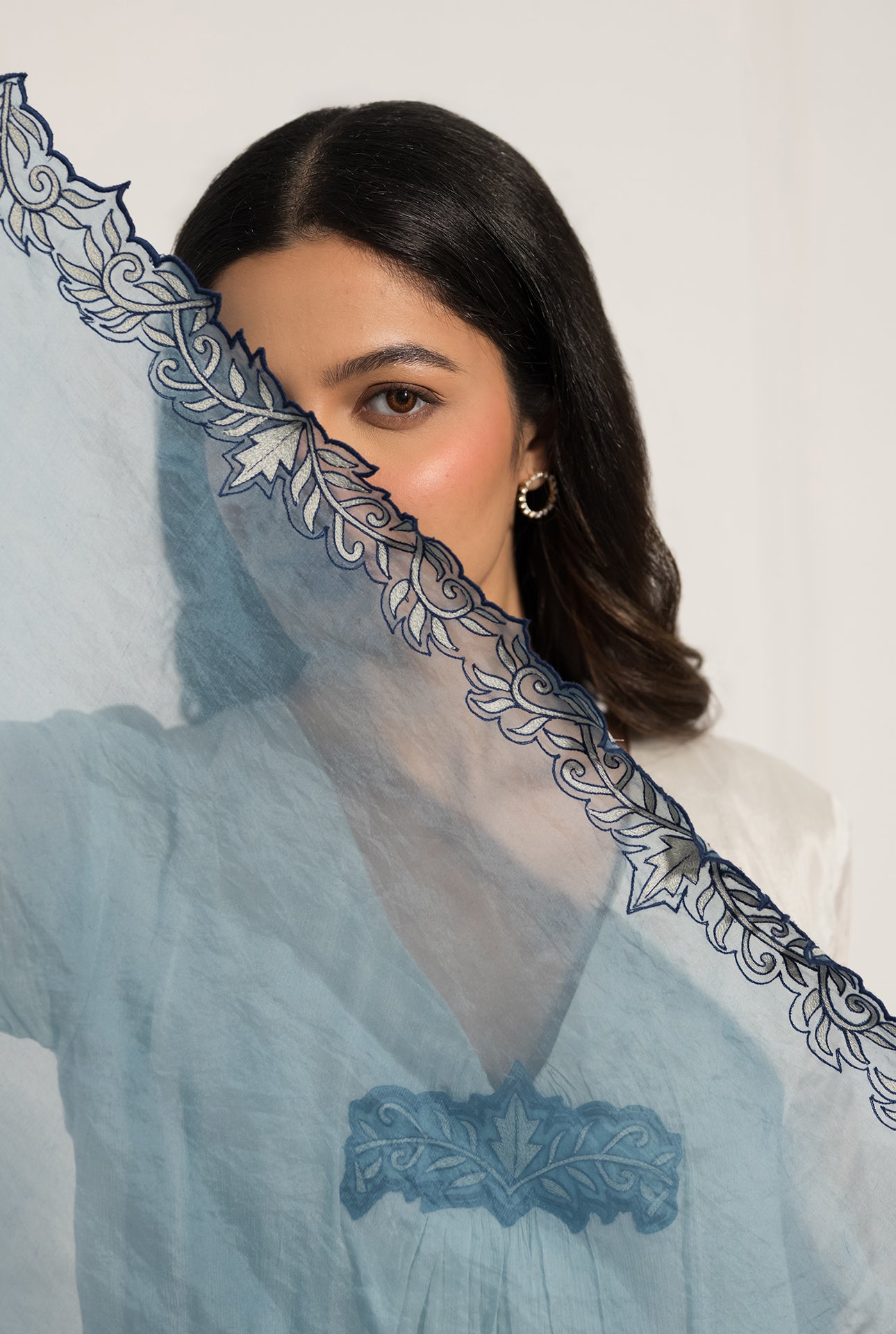 Elegant Chinon Kurta with Embroidered Organza Dupatta